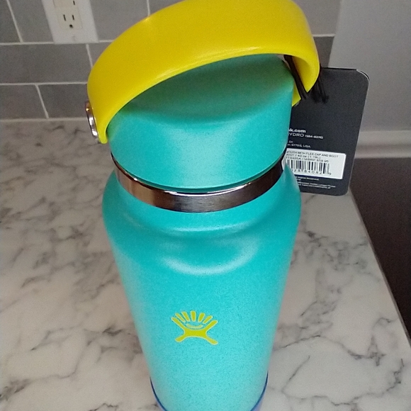 Limited Edition Hawaii Hydro Flask 40oz widemouth water bottle - Picture 3 of 8